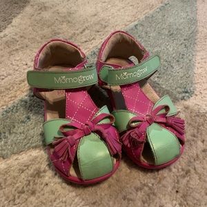 Toddler size 9 sandals